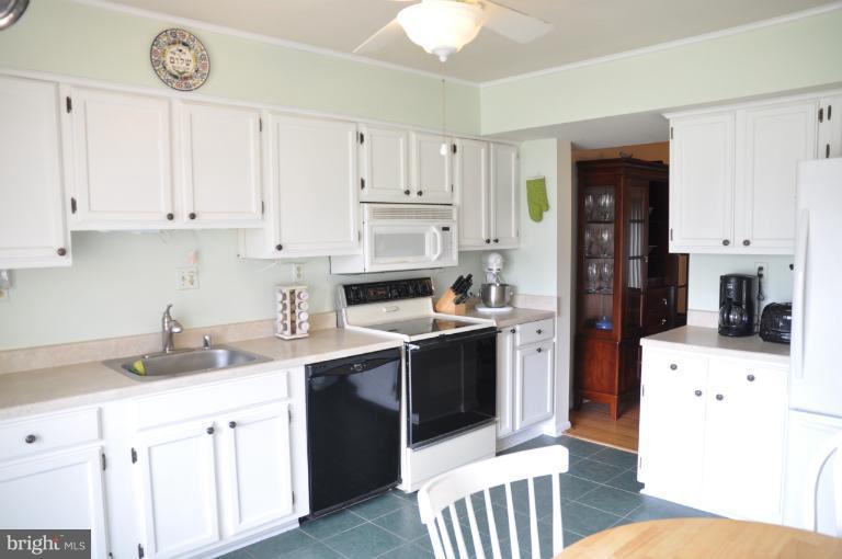 5348 Eliots Oak Road Columbia, MD 21044 - Photo 1 of 20 Kitchen