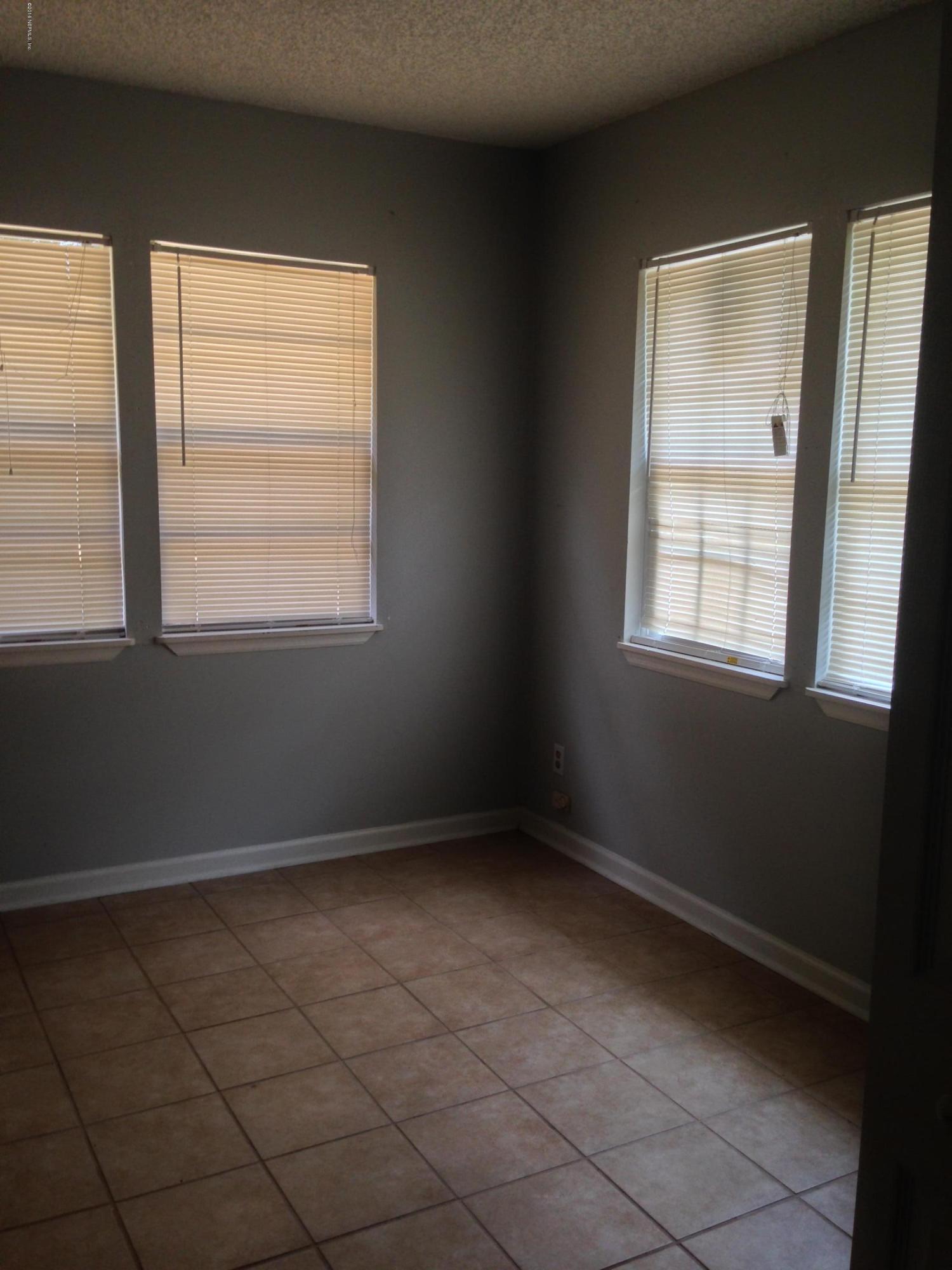 5841 Old Kings Road Jacksonville, FL 32254 - Photo 11 of 14 Master Bedroom