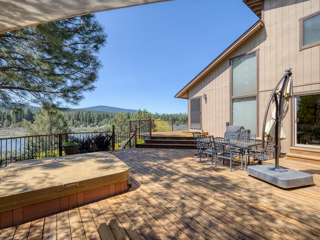 15512 Riveredge Road Klamath Falls, OR 97601 - Photo 4 of 37 15512 River Edge-06