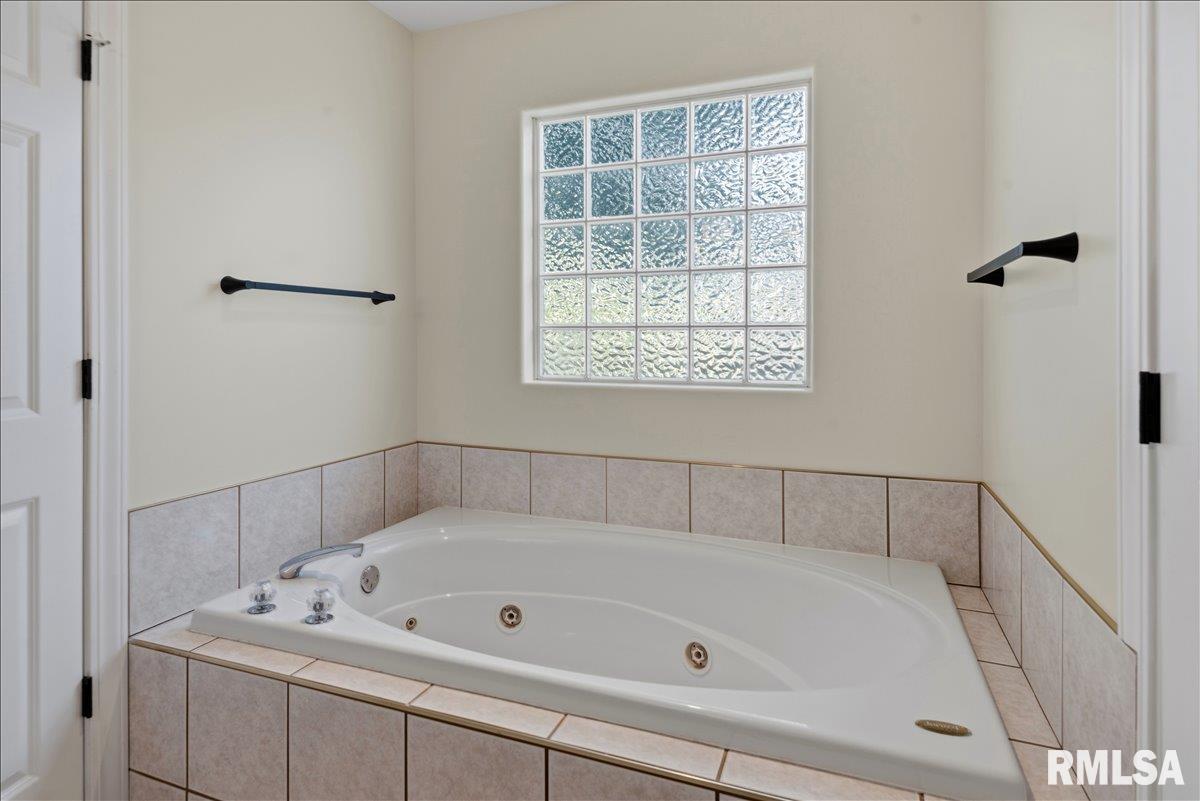 2725 Wordsworth Drive Springfield, IL 62711 - Photo 23 of 57 Gallery Image 23