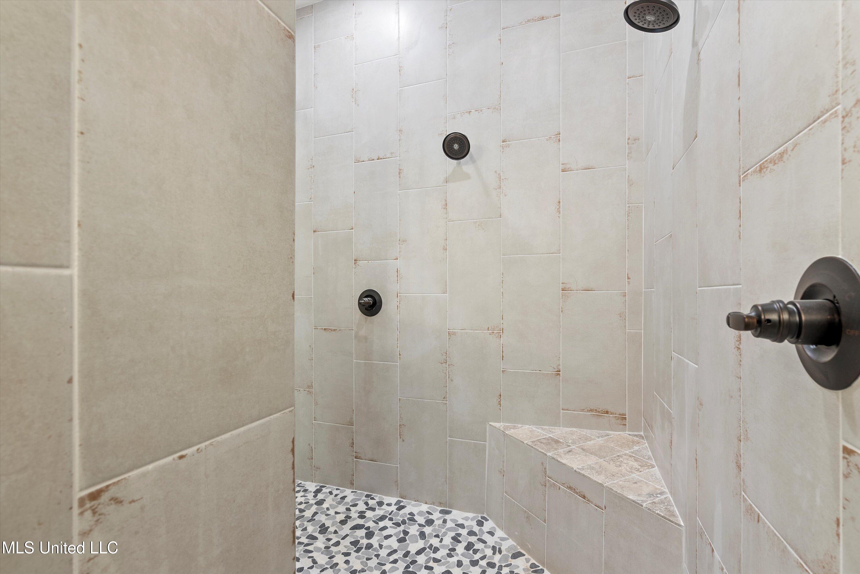 2593 River Ouse Drive Hernando, MS 38632 - Photo 12 of 25 09-Primary Shower