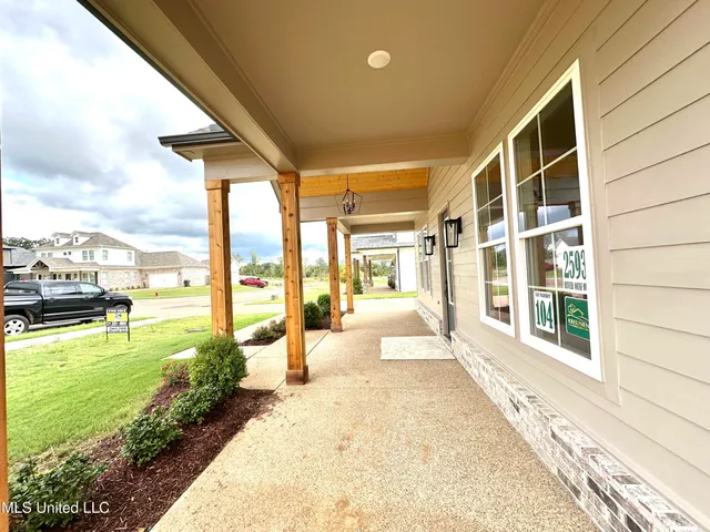 $409,000 | 2593 River Ouse Drive, Hernando, MS 38632