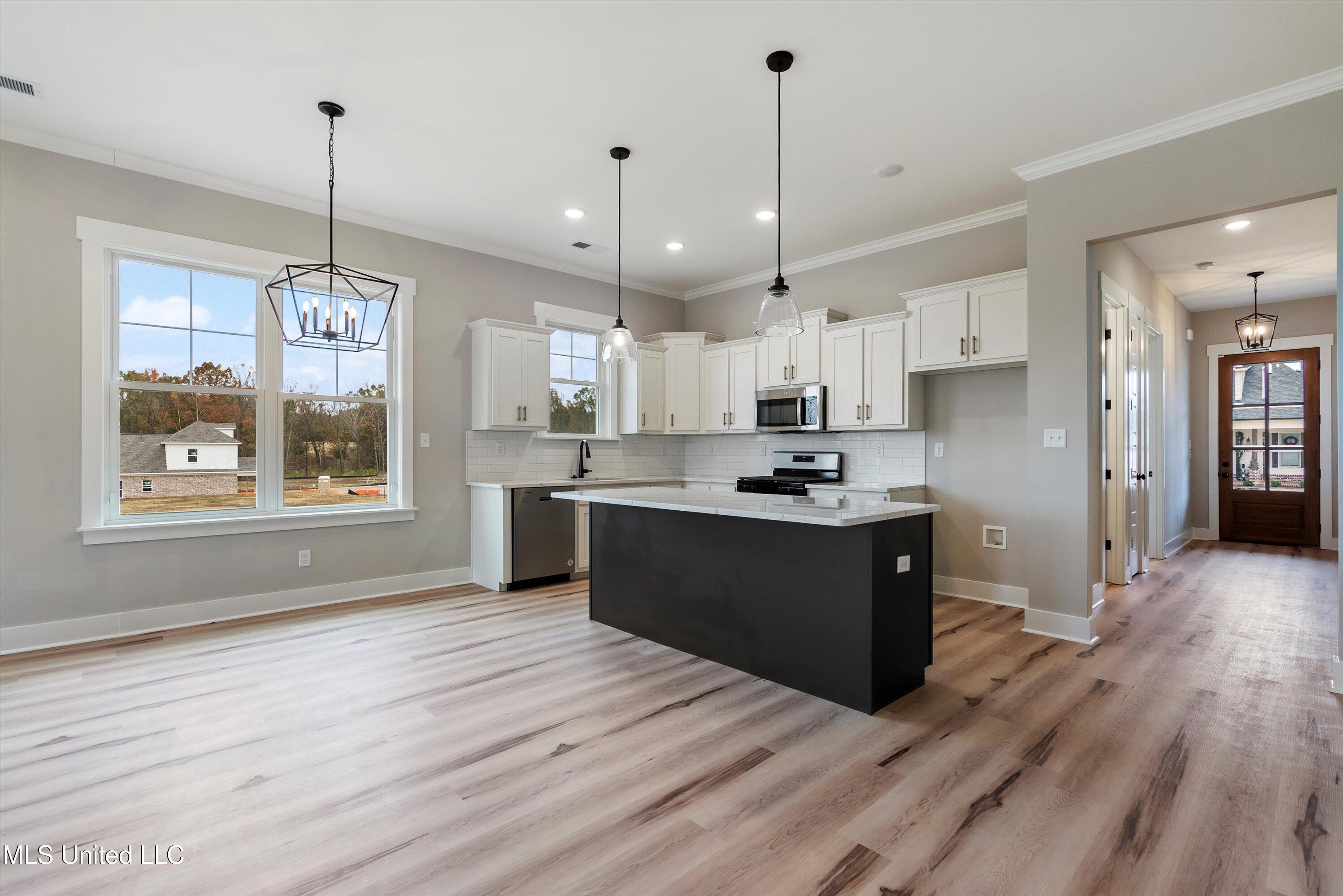2593 River Ouse Drive Hernando, MS 38632 - Photo 5 of 25 14-Kitchen to Dining Area