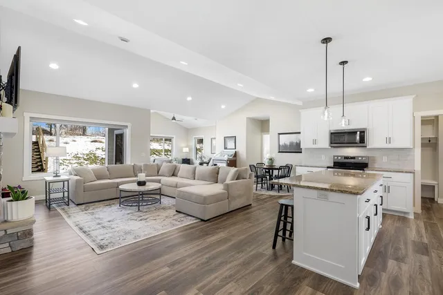 $575,000 | 11430 Legacy Court, Brainerd, MN 56401