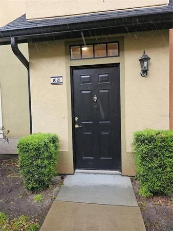 $2,100 | 5979 Westgate Drive, Unit 1021, Orlando, FL 32835