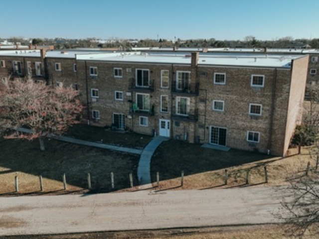 159 West Elk Trail, Unit 357 Carol Stream, IL 60188 - Photo 2 of 10 a view of a city