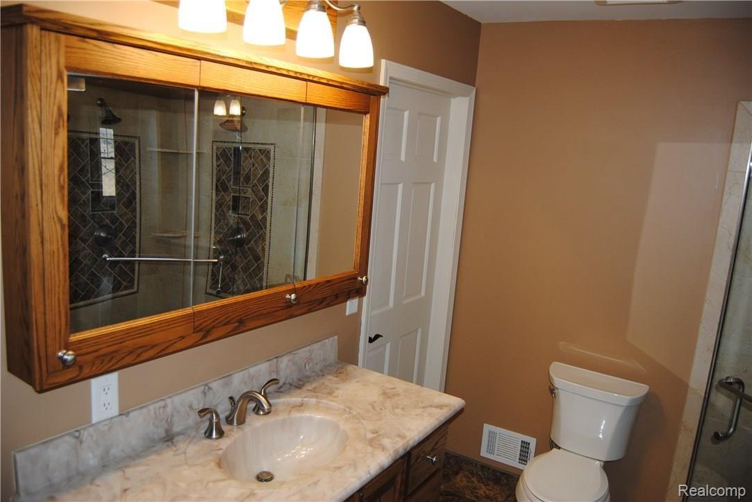 5704 Capac Road Capac, MI 48014 - Photo 9 of 20 2017-03-22 14.21