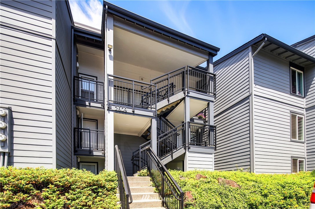2609 Northeast 4th Street, Unit 225 Renton, WA 98056 - Photo 1 of 18 Gallery Image 1