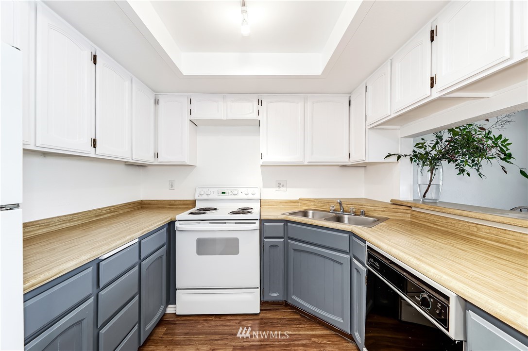2609 Northeast 4th Street, Unit 225 Renton, WA 98056 - Photo 2 of 18 Gallery Image 2