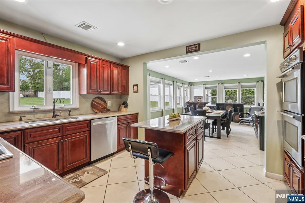 921 Linwood Avenue Ridgewood, NJ 07450 - Photo 13 of 42