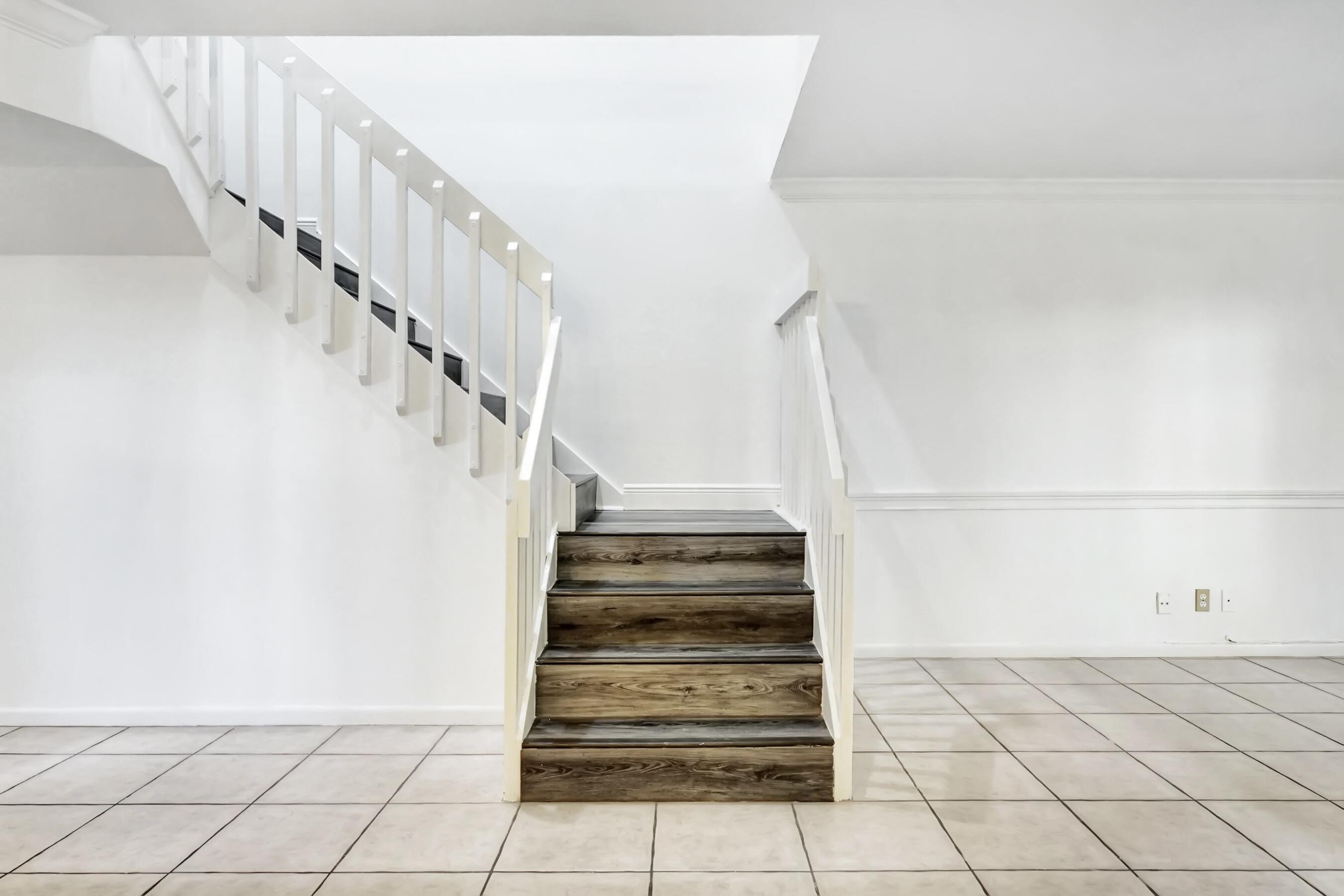 6372 Boca Circle Boca Raton, FL 33433 - Photo 10 of 34 a view of entryway