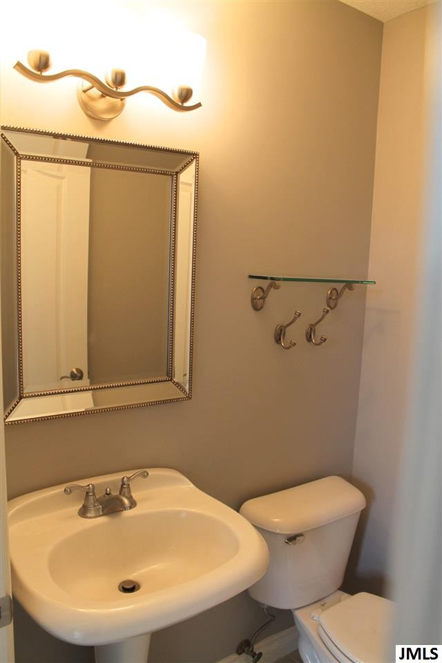 3815 Cranmoor Road Jackson, MI 49203 - Photo 8 of 26 Photo 8