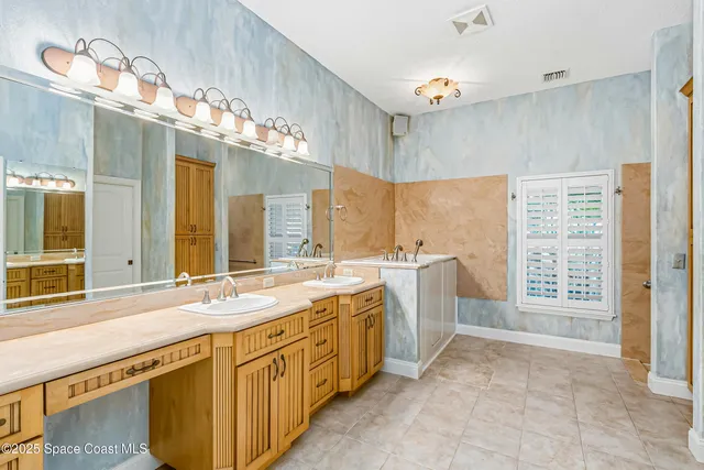 $892,500 | 5430 Amy Way, Mims, FL 32754