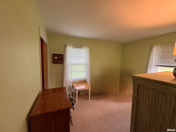 $127,800 | 731 Madelyn Avenue, Macomb, IL 61455