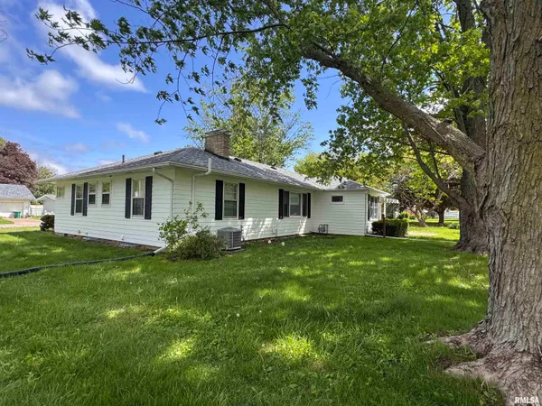 $127,800 | 731 Madelyn Avenue, Macomb, IL 61455