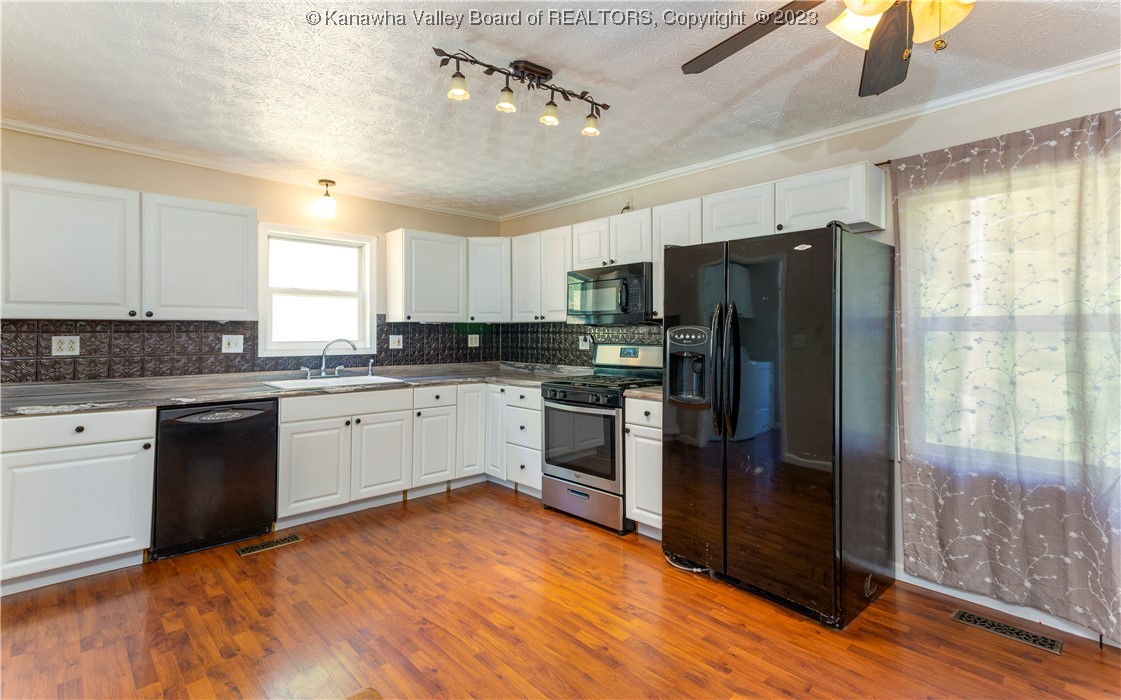 1198 Midway Road Sod, WV 25564 - Photo 9 of 21 Gallery Image 9