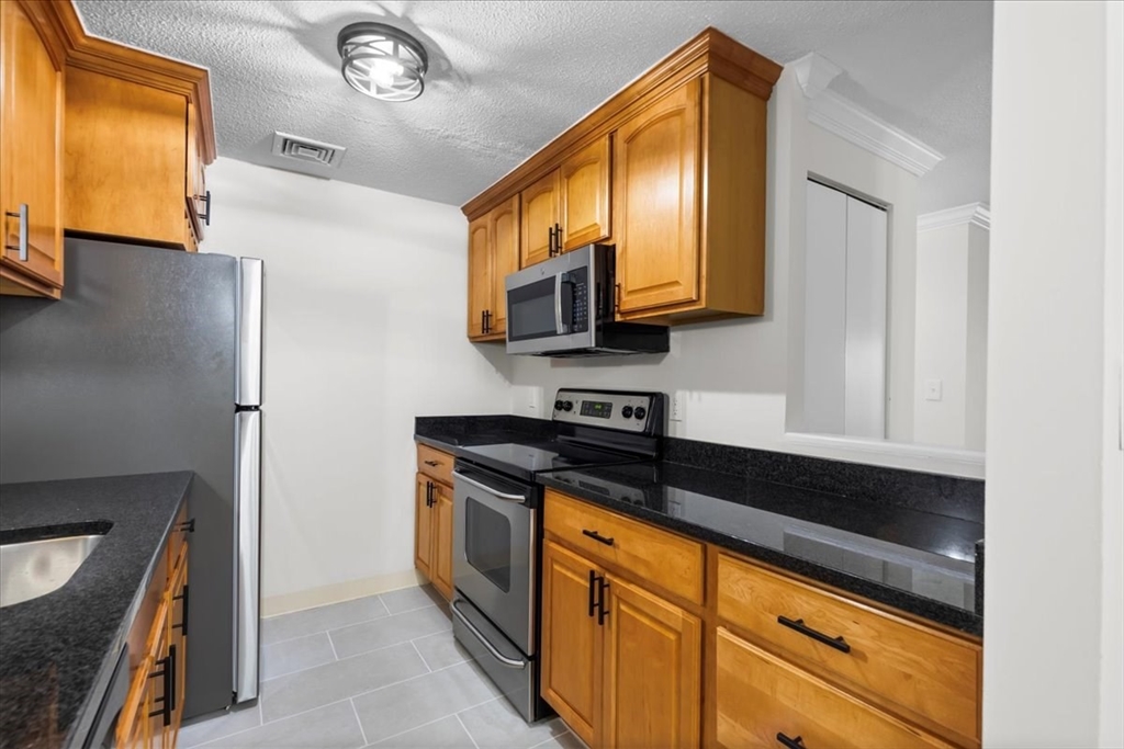 15 Bower Road, Unit A2 Quincy, MA 02169 - Photo 8 of 32 Gallery Image 8