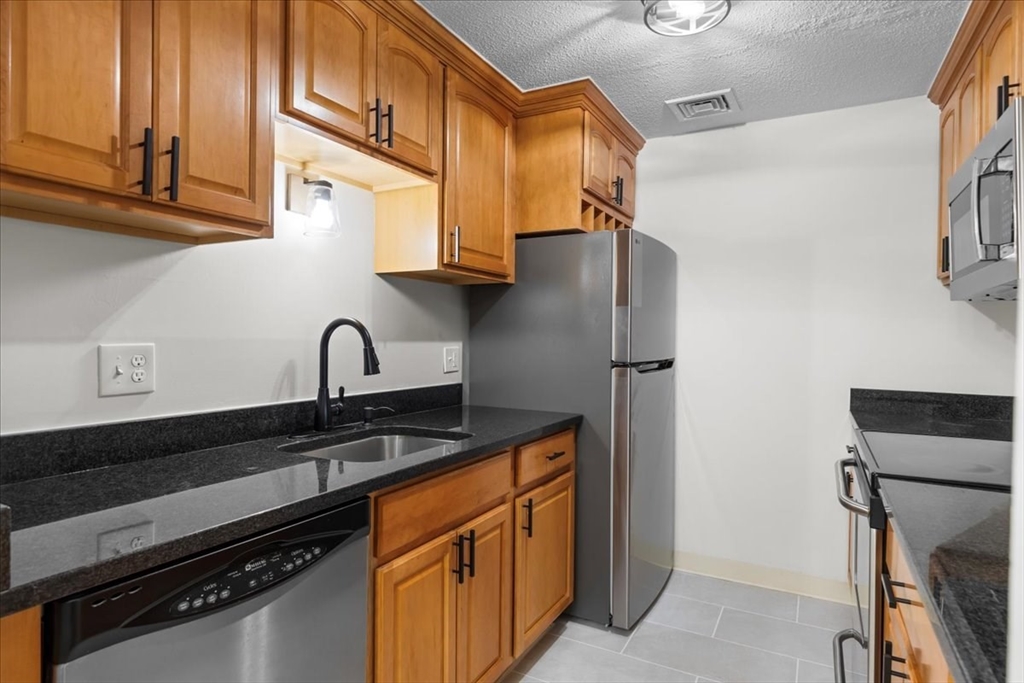 15 Bower Road, Unit A2 Quincy, MA 02169 - Photo 9 of 32 Gallery Image 9