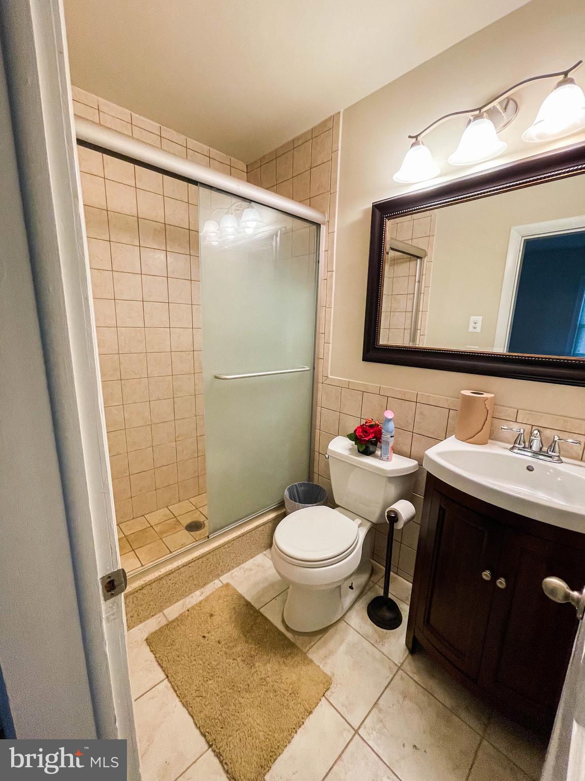7708 Brooklyn Bridge Road Laurel, MD 20707 - Photo 16 of 23 Main level full bathroom