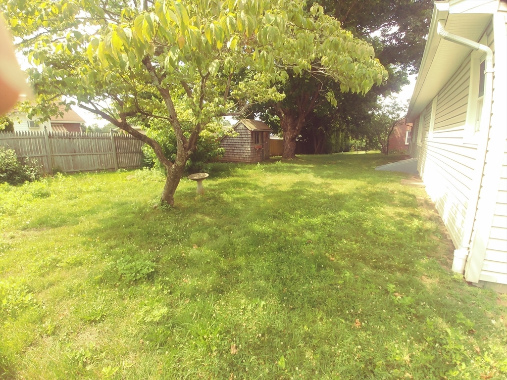 68 Dayton Street Springfield, MA 01118 - Photo 21 of 30