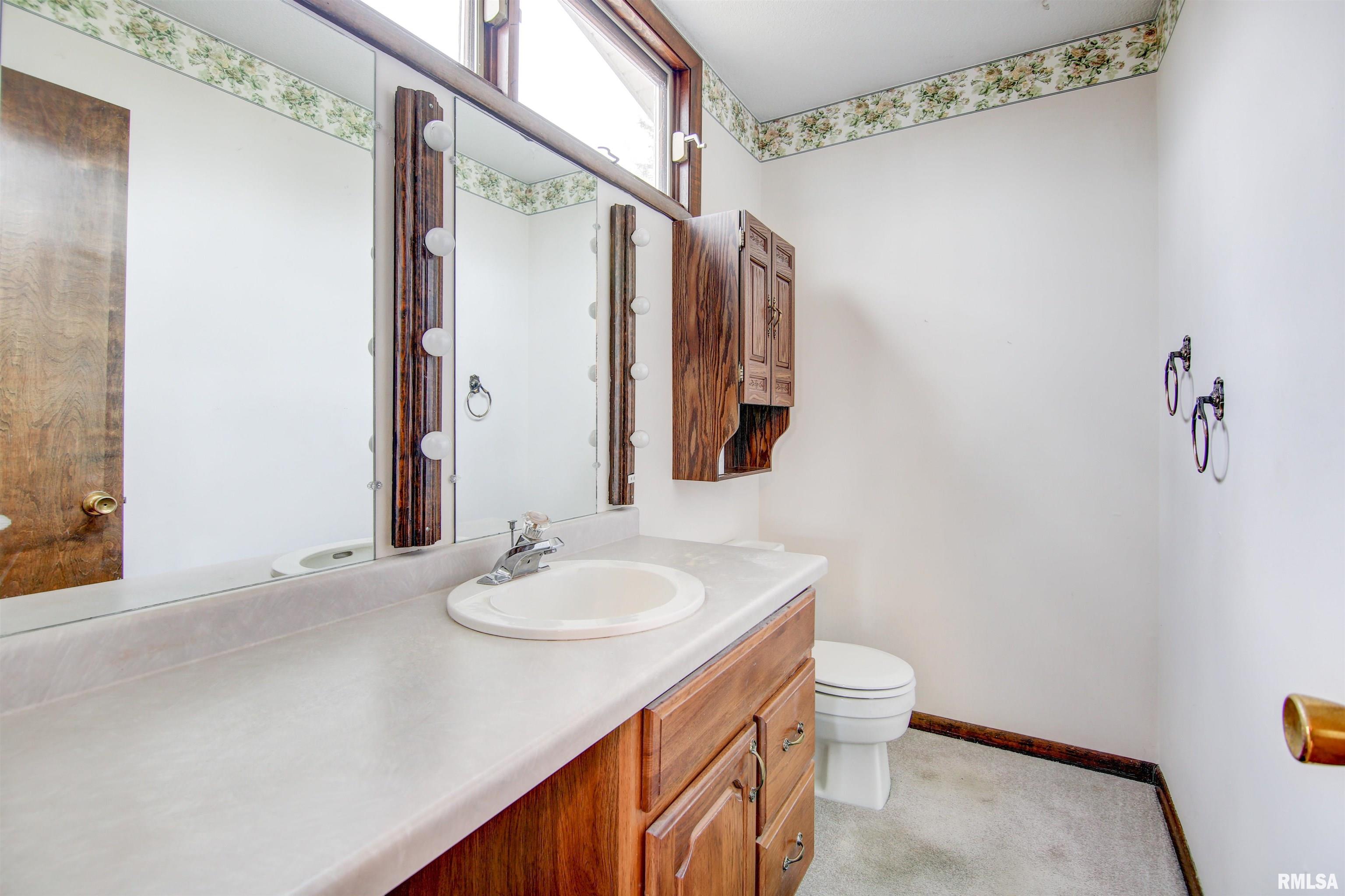 332 Ruth Place Clinton, IA 52732 - Photo 12 of 24 Gallery Image 12