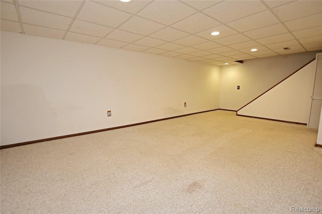 5583 Copley Square Road Grand Blanc, MI 48439 - Photo 33 of 45 33.jpg