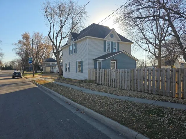 $152,500 | 800 Powers Street, Stewart, MN 55385