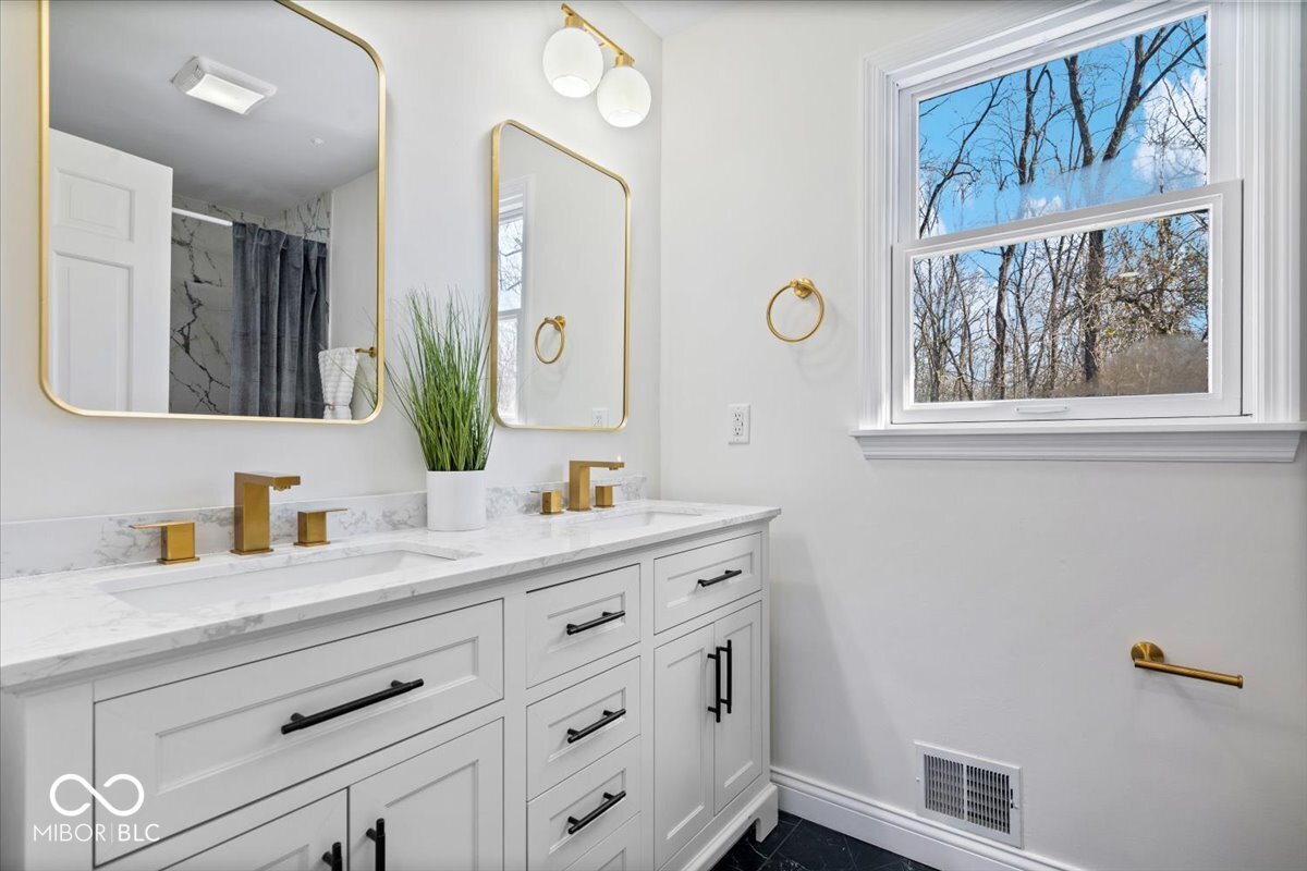 8209 Claridge Road Indianapolis, IN 46260 - Photo 23 of 33 Gallery Image 23