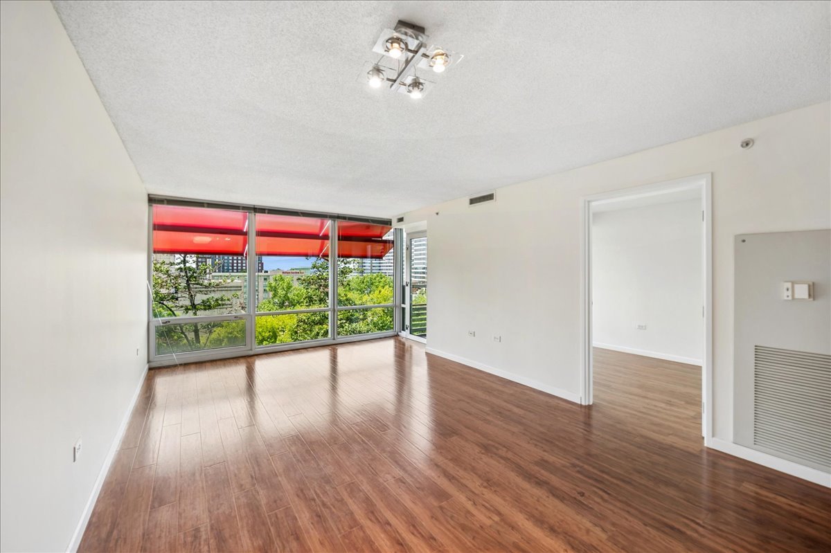 800 Elgin Road, Unit 812 Evanston, IL 60201 - Photo 8 of 17