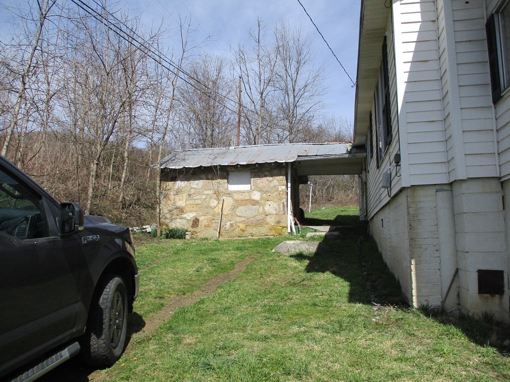 111 Zion Road Bandy, VA 24602 - Photo 21 of 22 Gallery Image 21