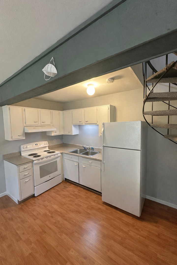 63 Aspen Colony, Unit 8 Fox Lake, IL 60020 - Photo 3 of 8