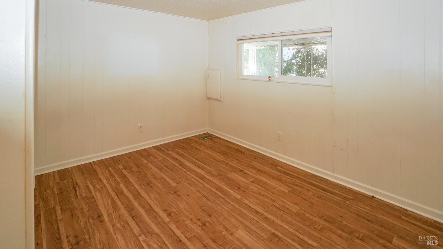 2412 Foothill Boulevard, Unit 124 Calistoga, CA 94515 - Photo 21 of 29 an empty room with a window