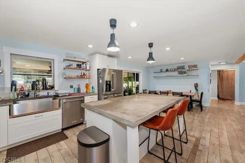 $875,000 | 15710 Shamrock Drive, Fort Myers, FL 33912