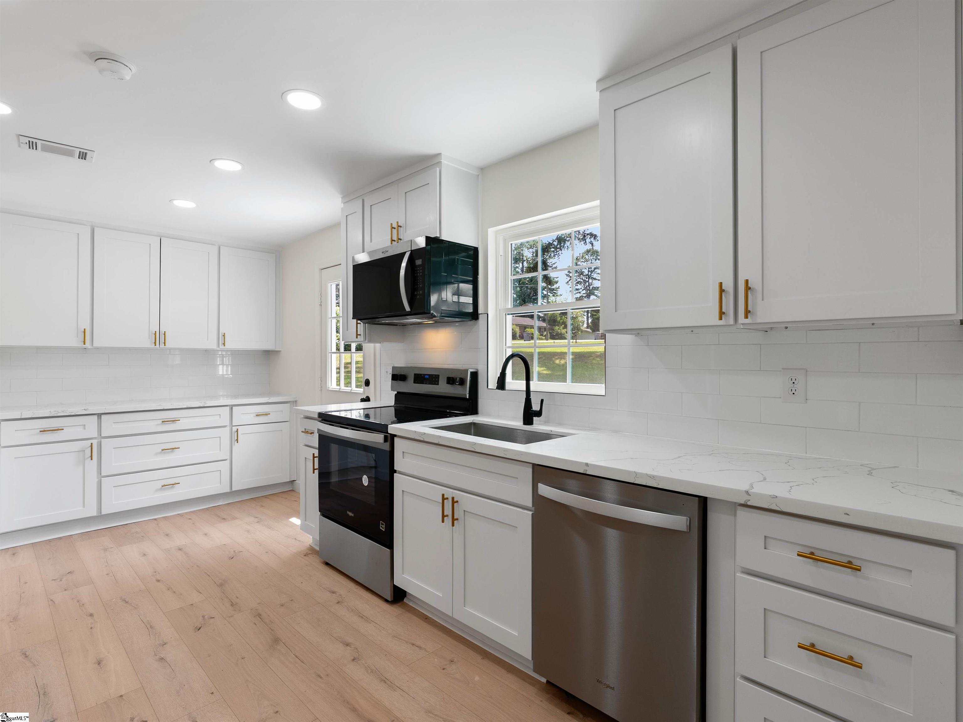 1 Lamar Circle Greenville, SC 29605 - Photo 13 of 32