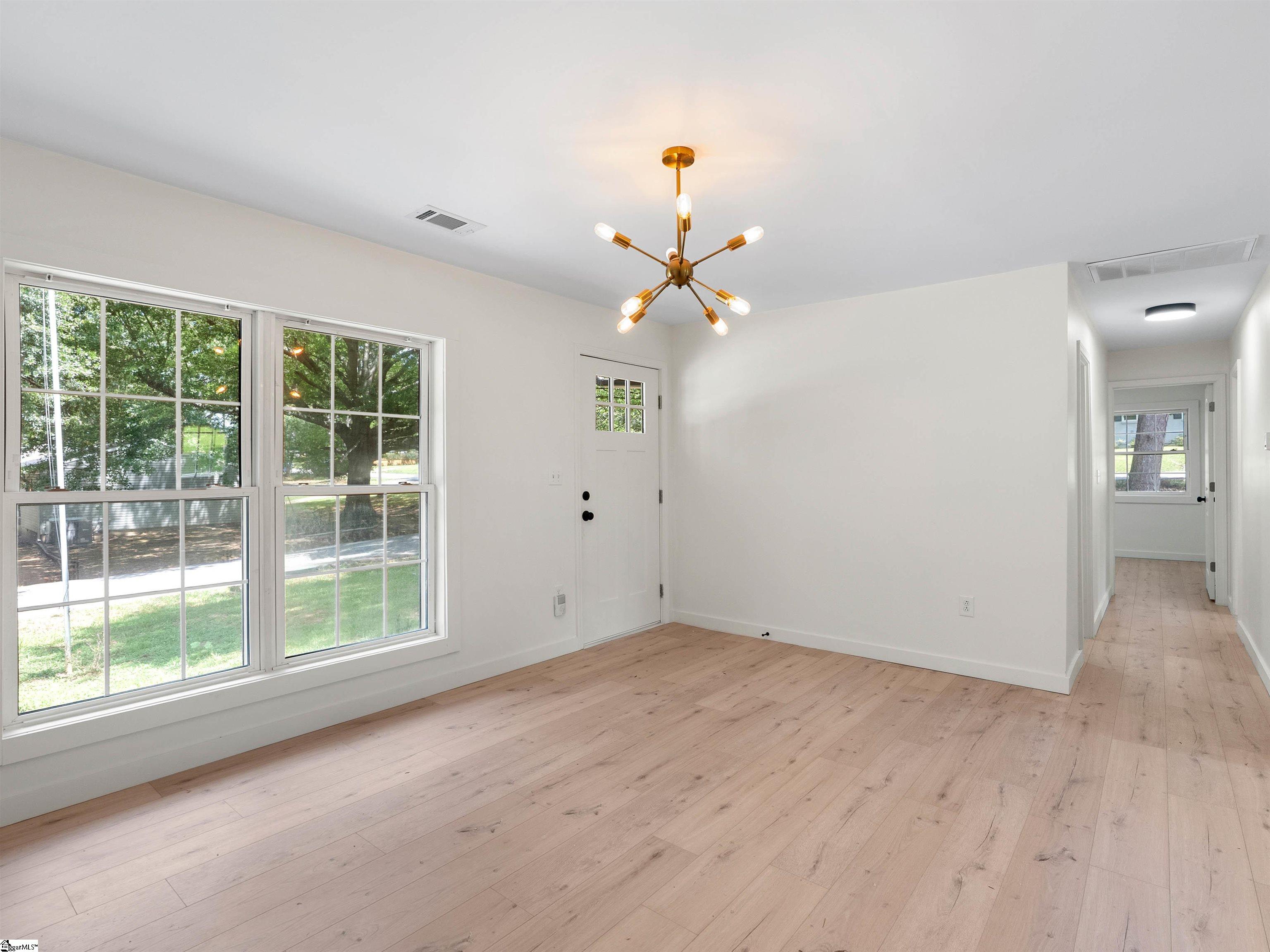 1 Lamar Circle Greenville, SC 29605 - Photo 5 of 32