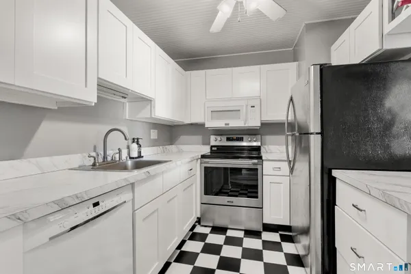 $349,900 | 175 South End Road, Unit B10, East Haven, CT 06512