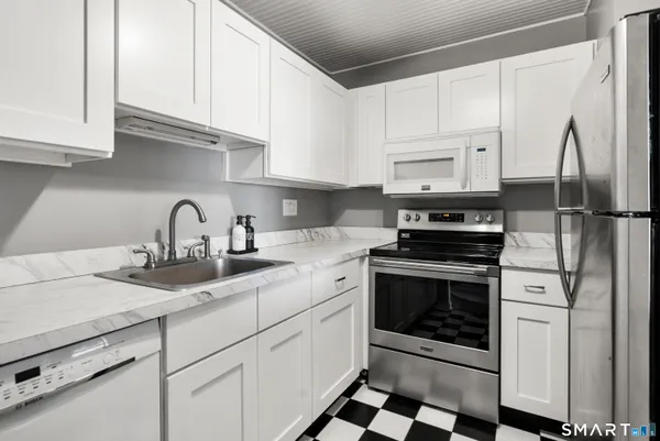 $349,900 | 175 South End Road, Unit B10, East Haven, CT 06512