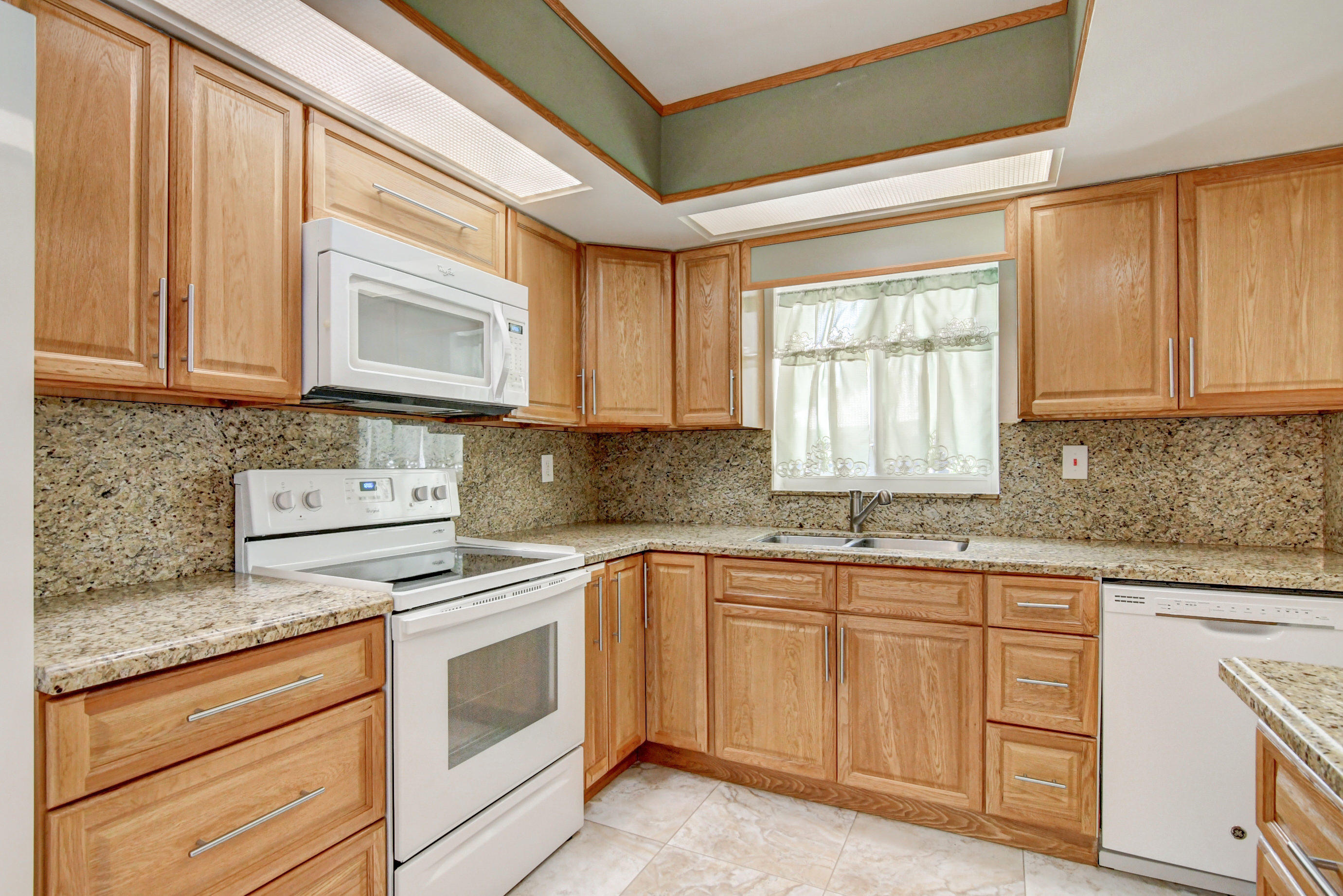 2036 Sharon Street Boca Raton, FL 33486 - Photo 14 of 53 43_dsc_8853_4_5_6_7