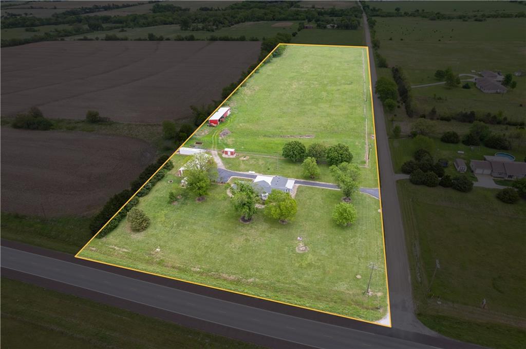 1504 17000 Road Parsons, KS 67357 - Photo 4 of 90
