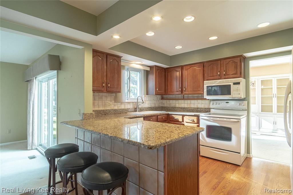 988 Briston Drive Rochester, MI 48307 - Photo 38 of 79