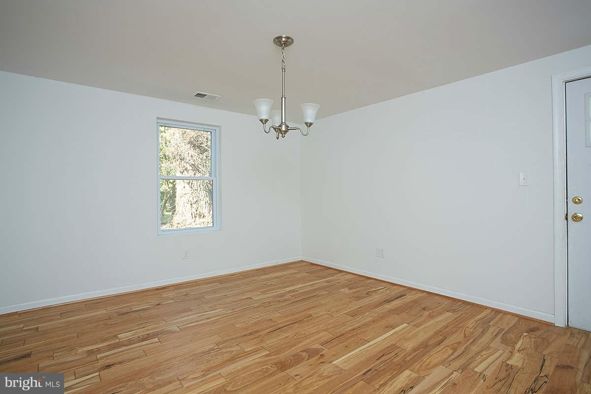 15700 Thompson Road Silver Spring, MD 20905 - Photo 13 of 27 Dining Room