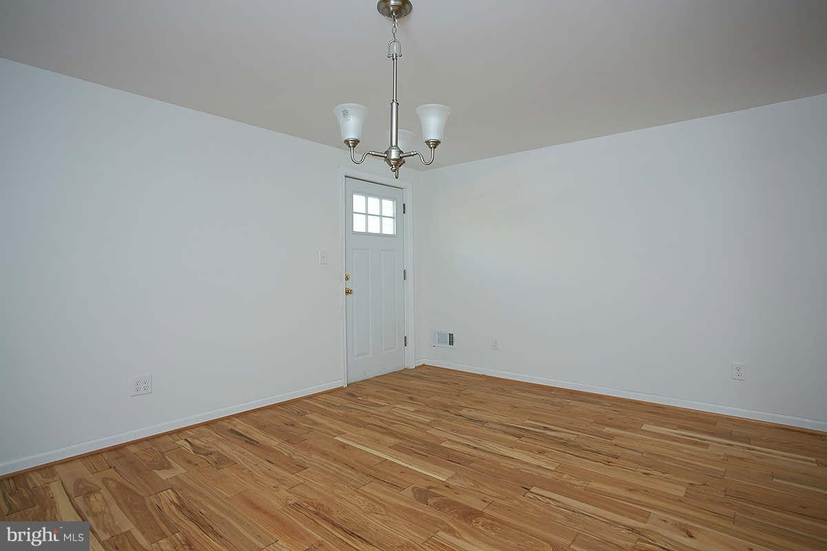 15700 Thompson Road Silver Spring, MD 20905 - Photo 14 of 27 Dining Room