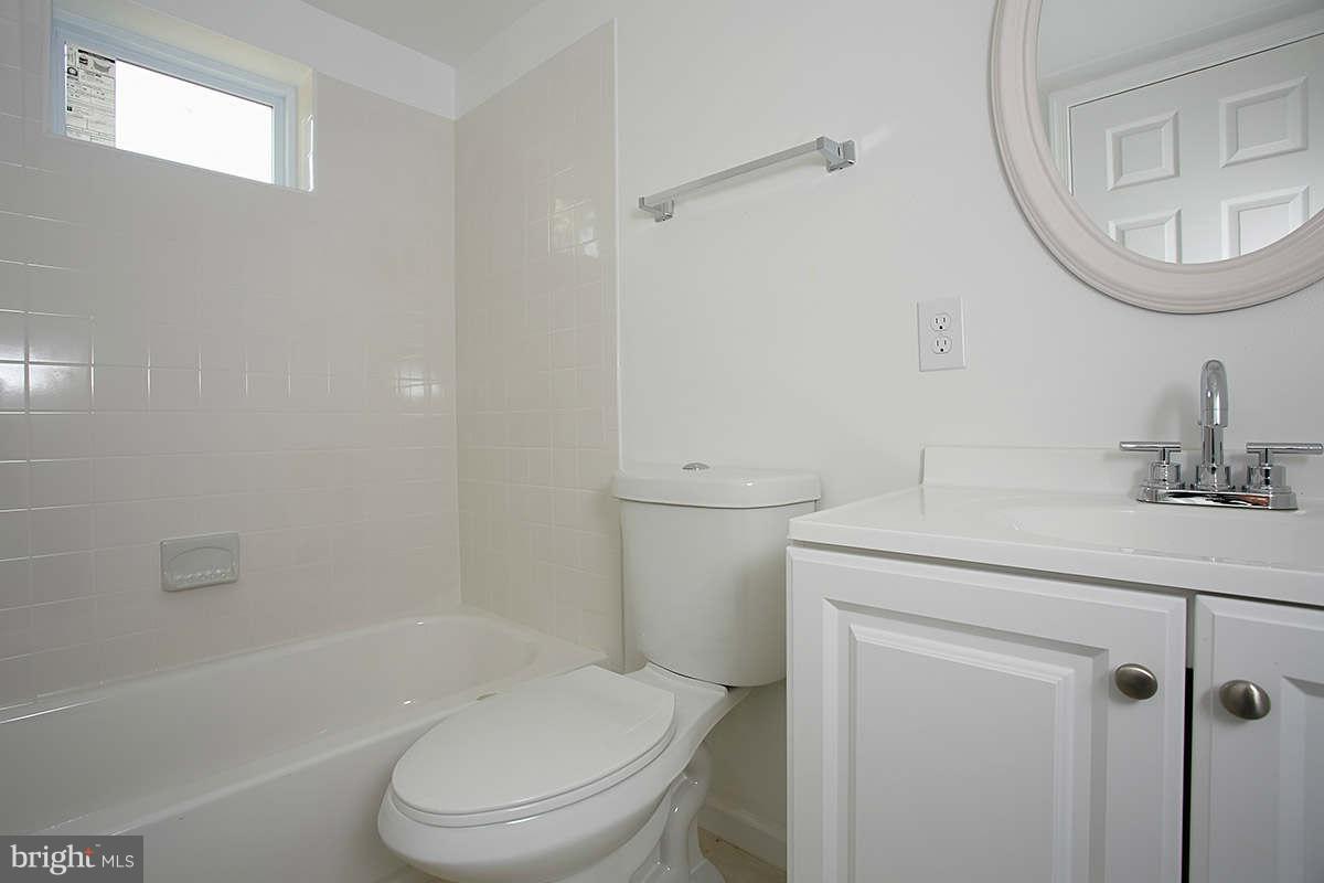 15700 Thompson Road Silver Spring, MD 20905 - Photo 24 of 27 Bath