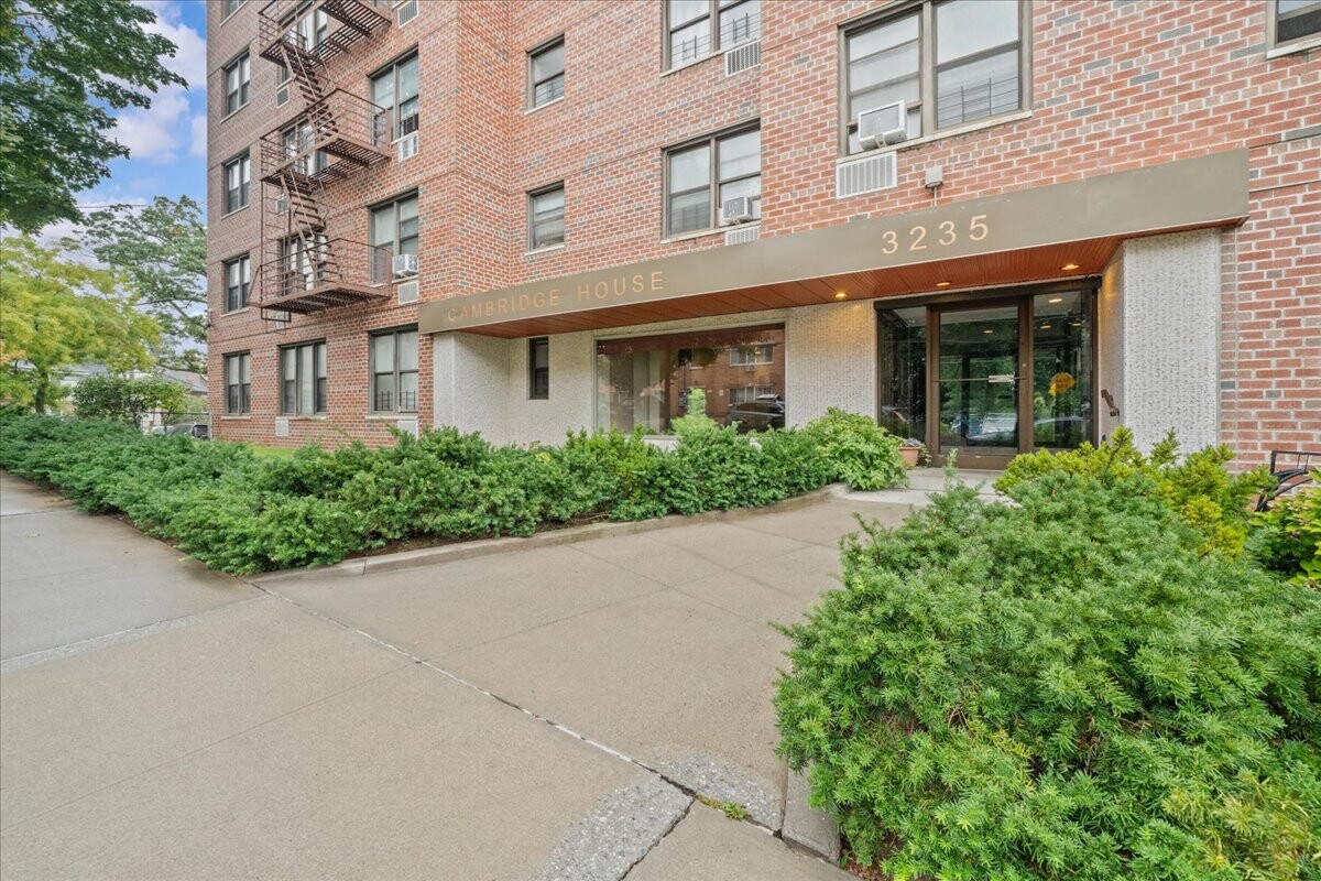3235 Cambridge Avenue, Unit 5J Bronx, NY 10463 - Photo 14 of 16