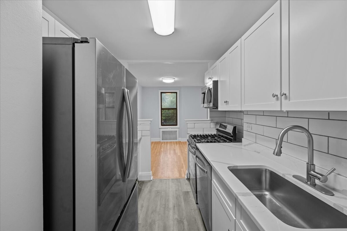 3235 Cambridge Avenue, Unit 5J Bronx, NY 10463 - Photo 1 of 16