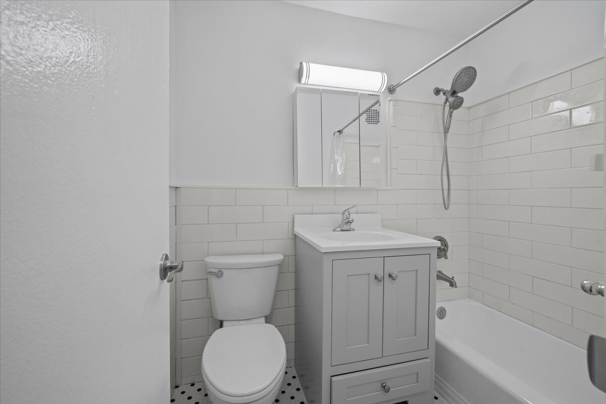 3235 Cambridge Avenue, Unit 5J Bronx, NY 10463 - Photo 7 of 16