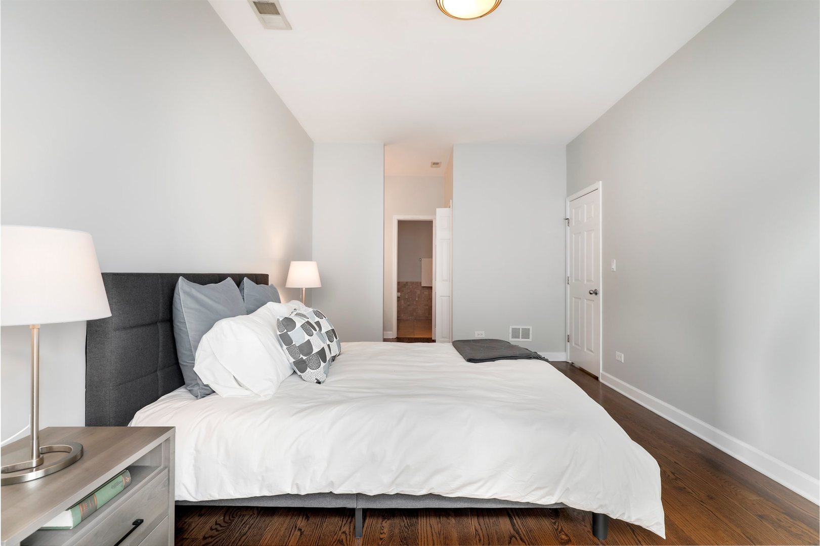 529 North Racine Avenue, Unit 4 Chicago, IL 60642 - Photo 12 of 22