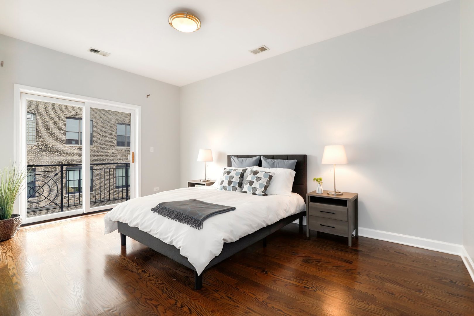 529 North Racine Avenue, Unit 4 Chicago, IL 60642 - Photo 10 of 22