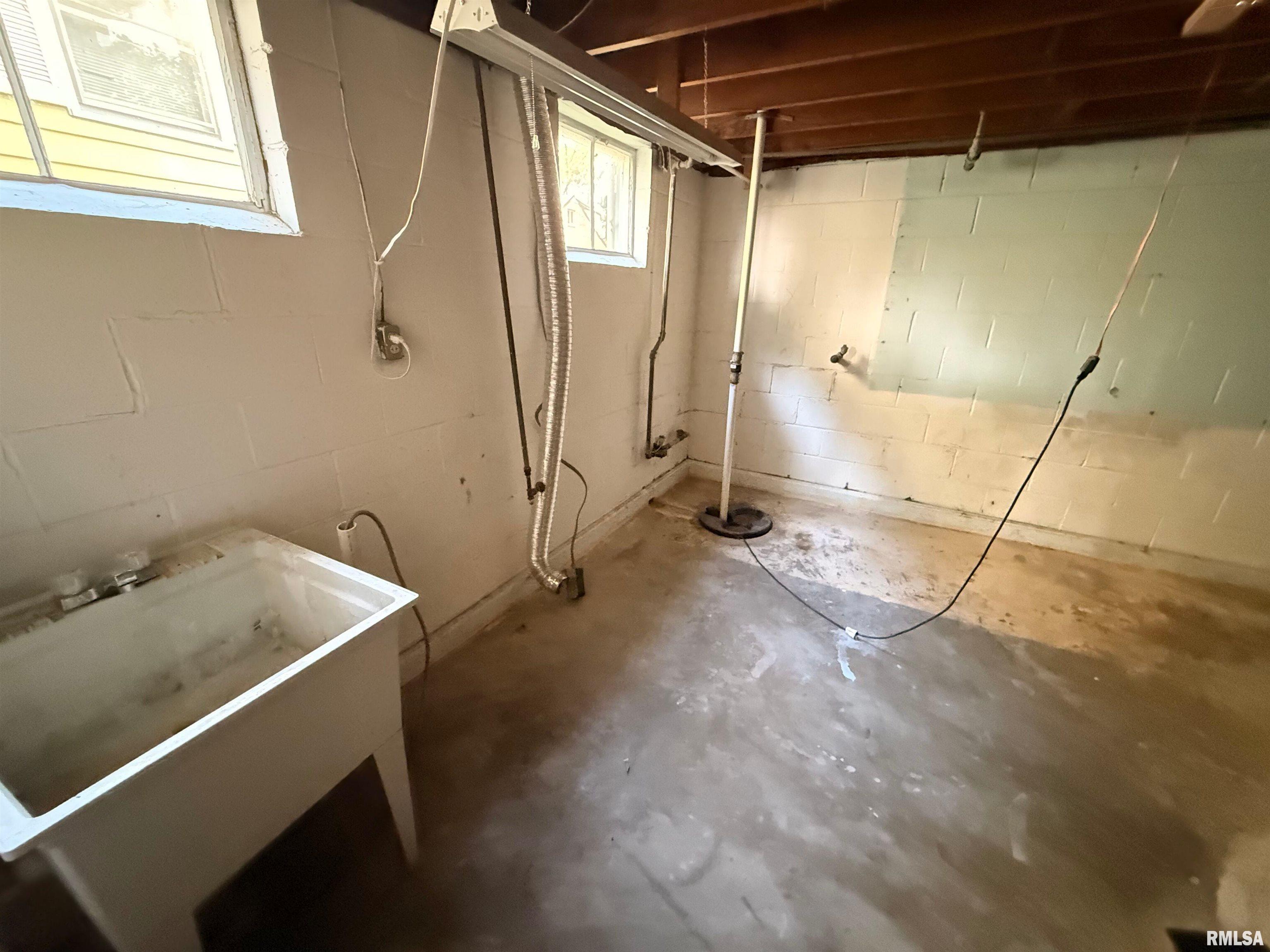 1951 East Florida Court Decatur, IL 62521 - Photo 24 of 35
