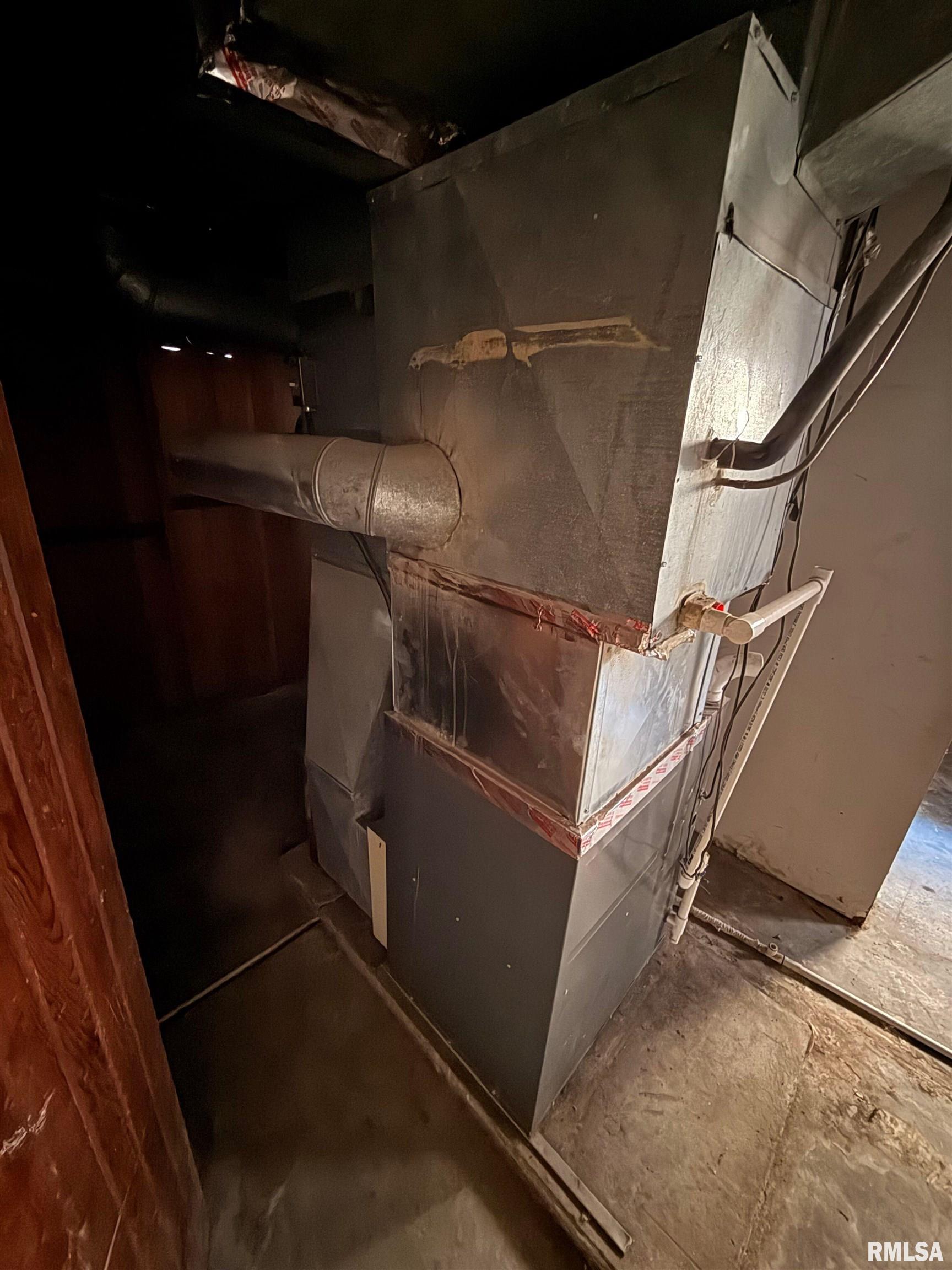 1951 East Florida Court Decatur, IL 62521 - Photo 28 of 35